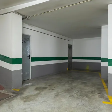 Adultos Centro N V 1 Free Parking *